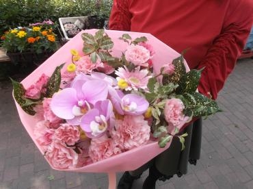 母の日のプレゼント！｜「親和花園」　（愛知県名古屋市西区の花キューピット加盟店 花屋）のブログ
